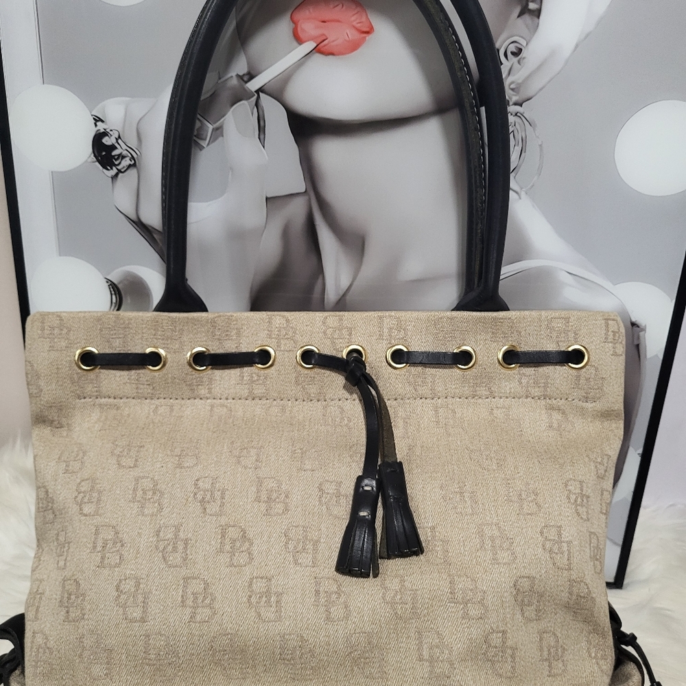 Dooney & Bourke Signature Satchel Tote Handbag Purse Can - Picture 2 of 5